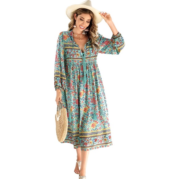 Dresses & Skirts - R Vivimos Dress